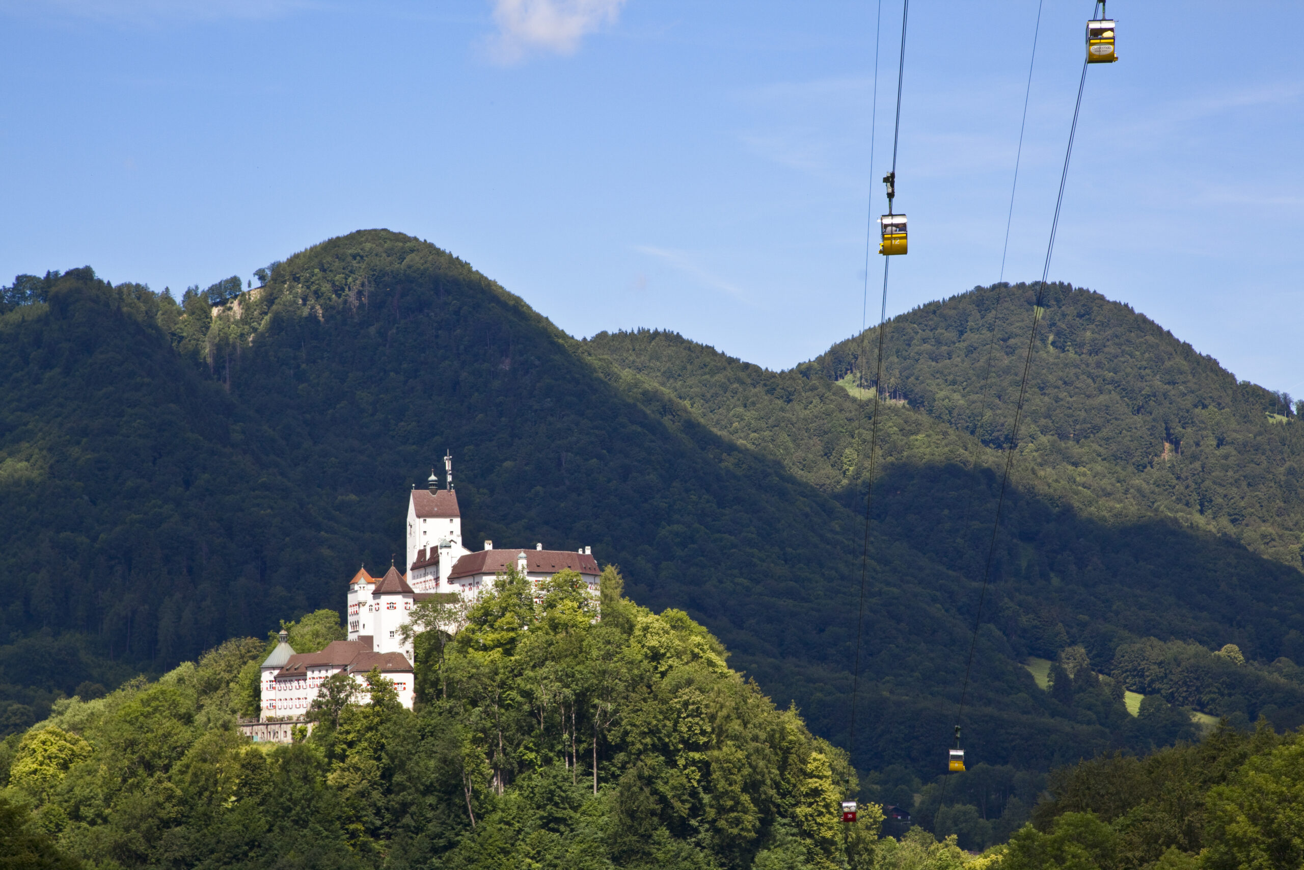 Schloss Hohenaschau mit Kampenwandbahn © Chiemsee-Alpenland Tourismus, Thomas Kujat